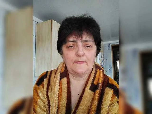 MiraKova – webcam model profile photo Image 17