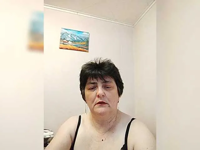 MiraKova – webcam model profile photo Image 4