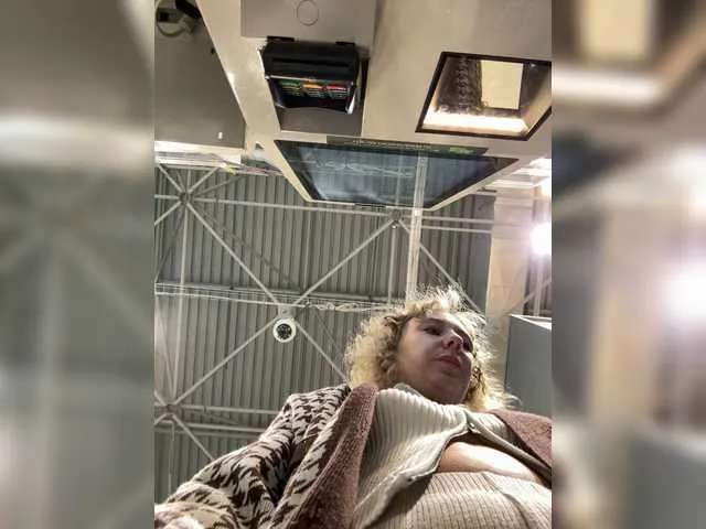 MiaPersy – webcam model profile photo Image 12