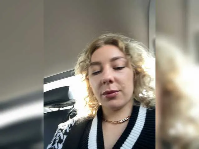 MiaPersy – webcam model profile photo Image 13