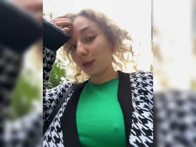 MiaPersy – webcam model profile photo Image 15