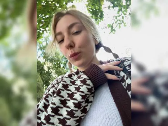 MiaPersy – webcam model profile photo Image 16