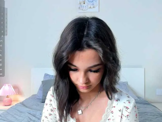 YasmienAtos – webcam model profile photo Image 9