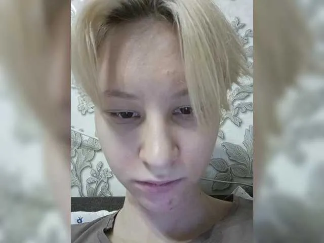 YasmienAtos – webcam model profile photo Image 3