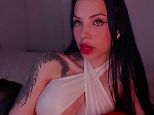 AmaraBosch – webcam model profile photo Image 16