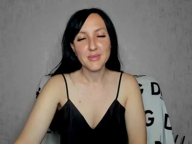 LilianHoward – webcam model profile photo Image 10