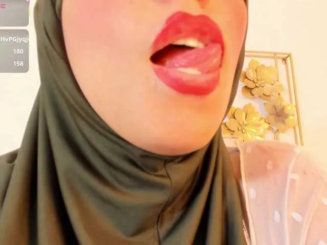 MiraKova – webcam model profile photo Image 2