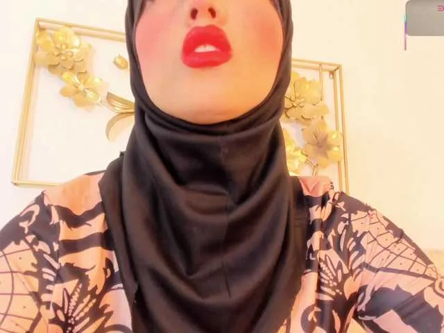 MiraKova – webcam model profile photo Image 3