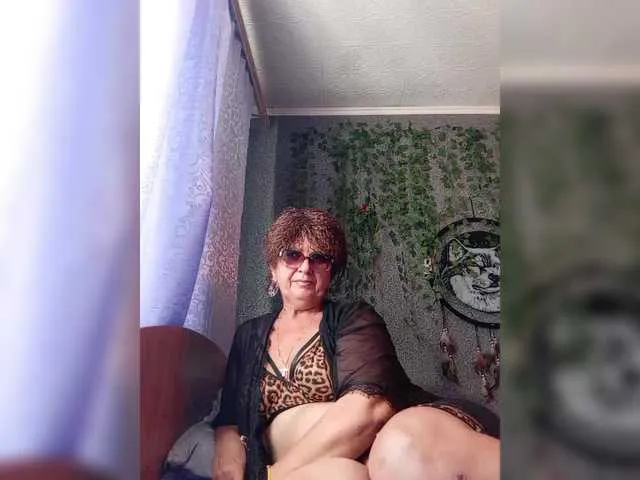 Evie – webcam model profile photo Image 2