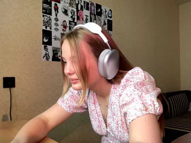 XLisaxx – webcam model profile photo Image 2
