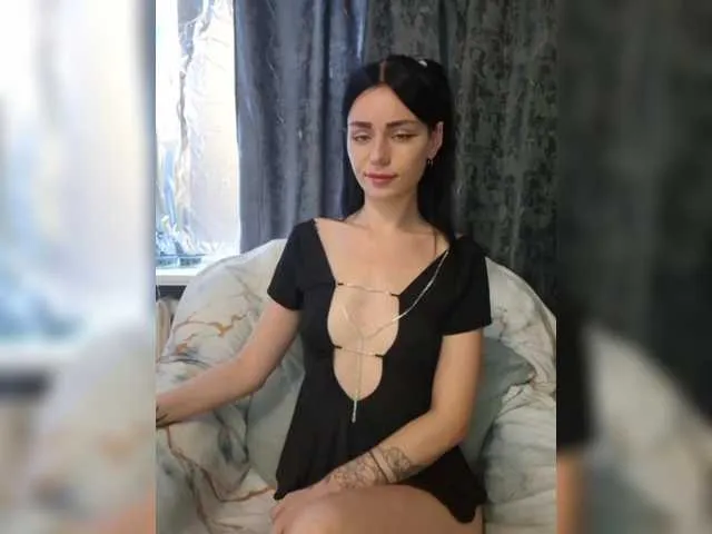MonaLys – webcam model profile photo Image 16