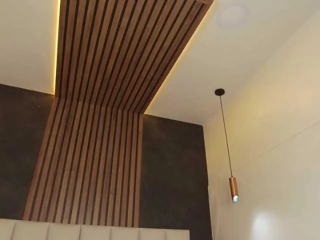 MiraKova – webcam model profile photo Image 14