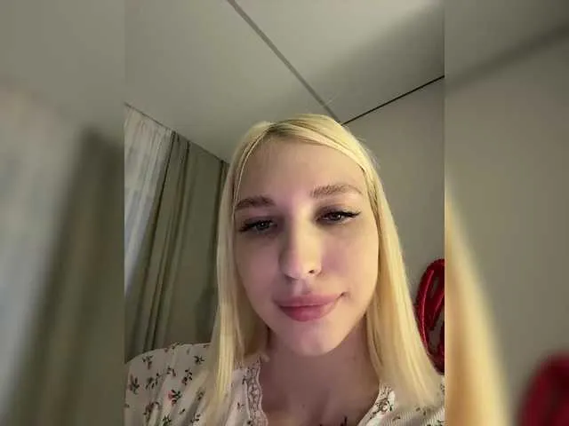 Kenzie – webcam model profile photo Image 19