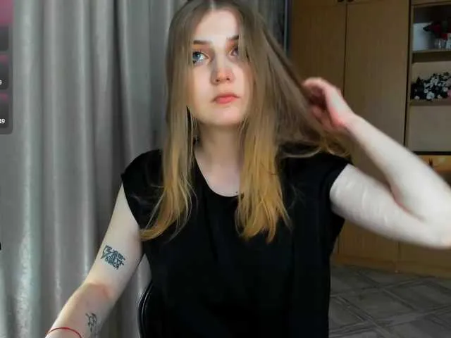 CarmelaAnthony – webcam model profile photo Image 12