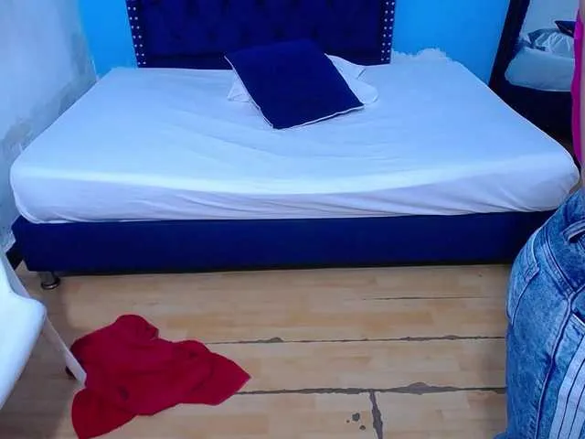 alexandjohntv – webcam model profile photo Image 9