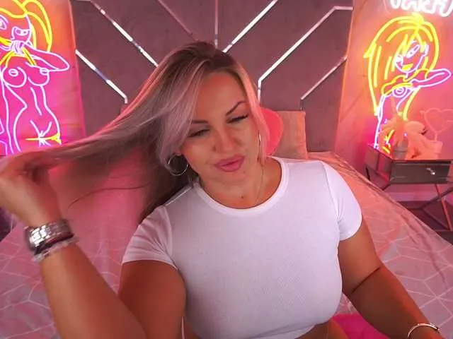 Evie – webcam model profile photo Image 15