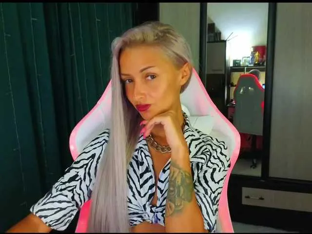 ErikaBonnie – webcam model profile photo Image 18