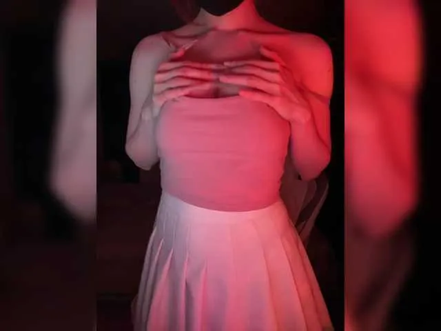 GrettaGrand – webcam model profile photo Image 5