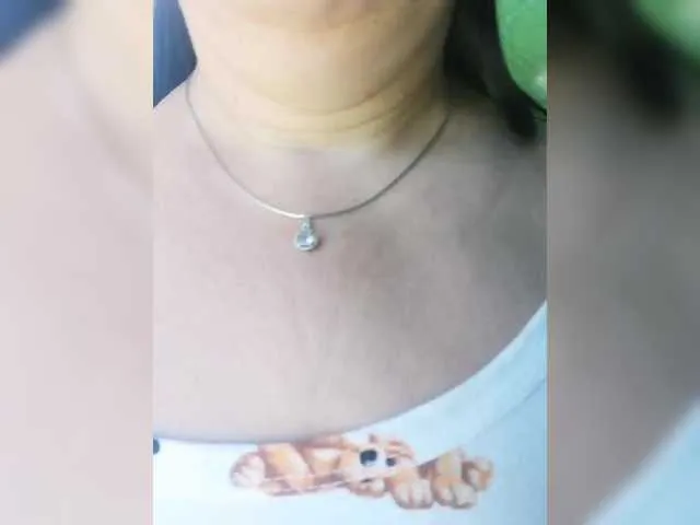 YasmienAtos – webcam model profile photo Image 16