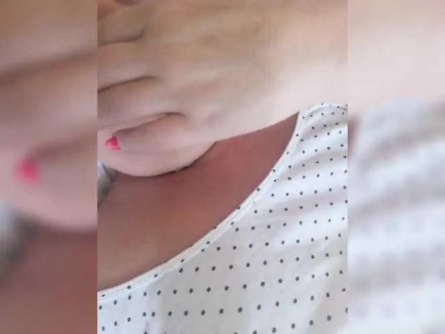 YasmienAtos – webcam model profile photo Image 4