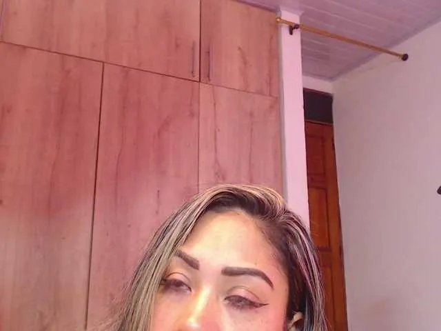 GeminiCode22 – webcam model profile photo Image 9