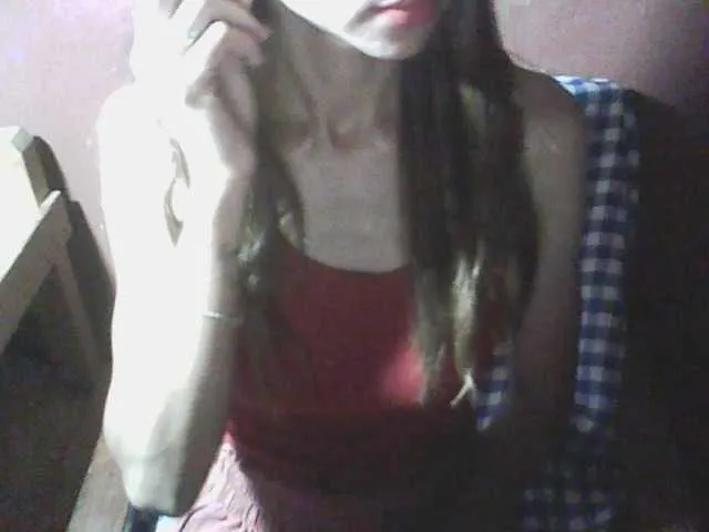 MiraKova – webcam model profile photo Image 2