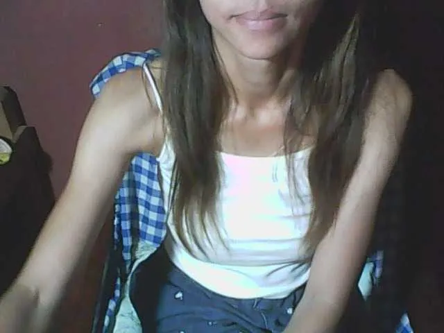 MiraKova – webcam model profile photo Image 3