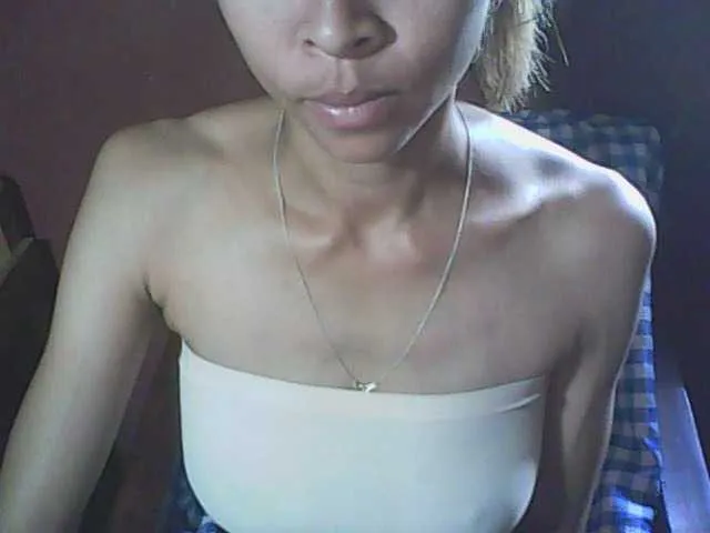 MiraKova – webcam model profile photo Image 5