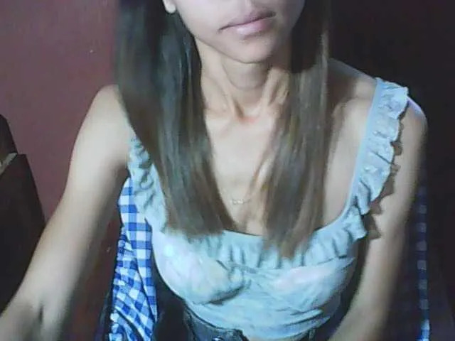 MiraKova – webcam model profile photo Image 6