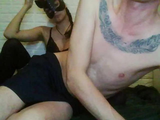 roouse – webcam model profile photo Image 7