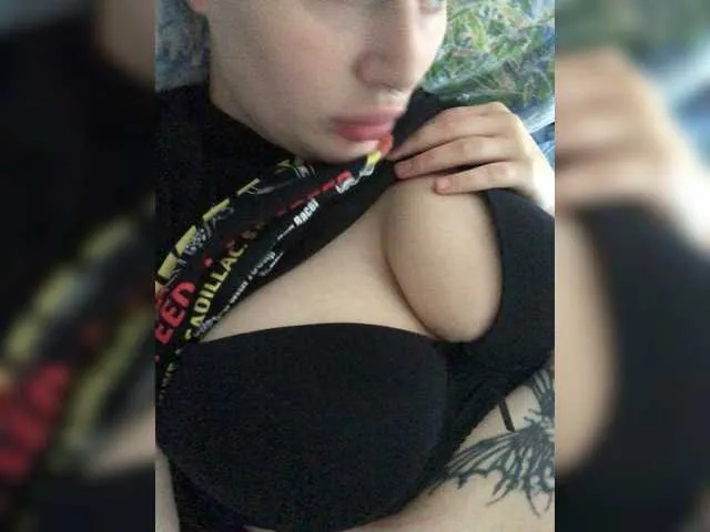 YasmienAtos – webcam model profile photo Image 16