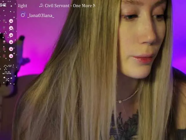 LunaJohansson – webcam model profile photo Image 2