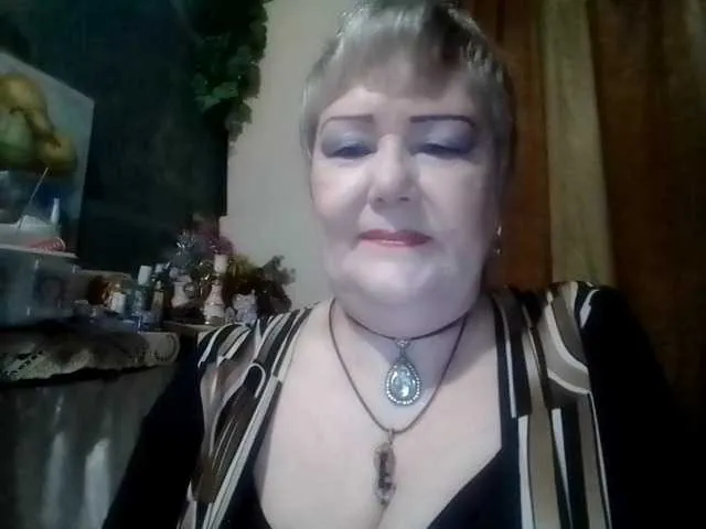 MiraKova – webcam model profile photo Image 17