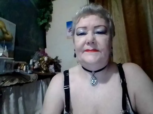 MiraKova – webcam model profile photo Image 7