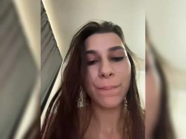 MiraKova – webcam model profile photo Image 15