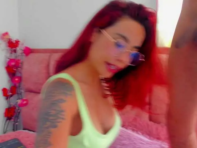 VickiAstra – webcam model profile photo Image 6