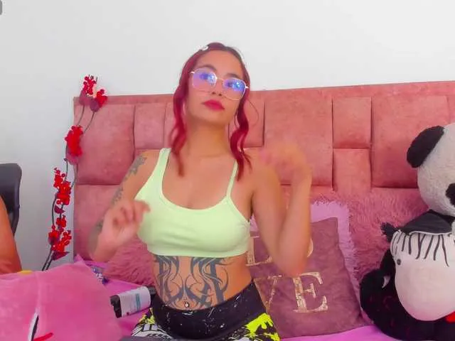 VickiAstra – webcam model profile photo Image 8
