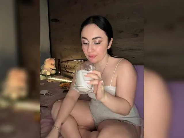 Alice_surprise – webcam model profile photo Image 8