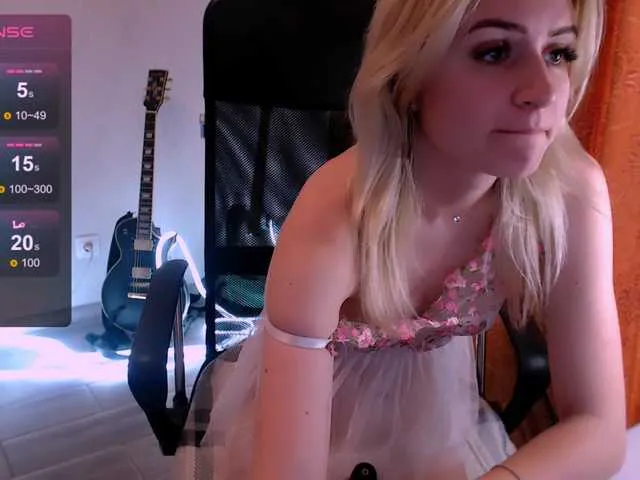 EmmieRae – webcam model profile photo Image 9