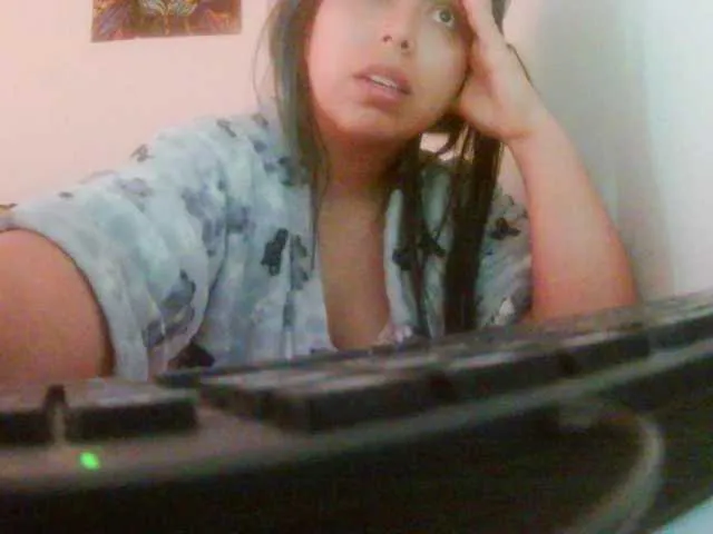 IsabelaGuerra – webcam model profile photo Image 15