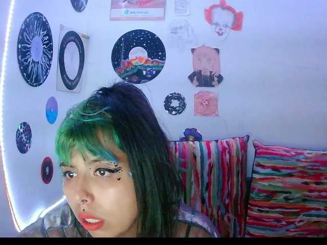 IsabelaGuerra – webcam model profile photo Image 3
