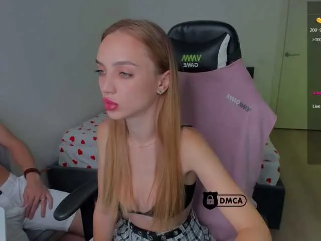 MileySummer – webcam model profile photo Image 4