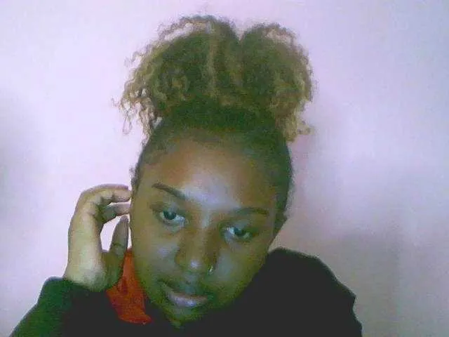 Linah1 – webcam model profile photo