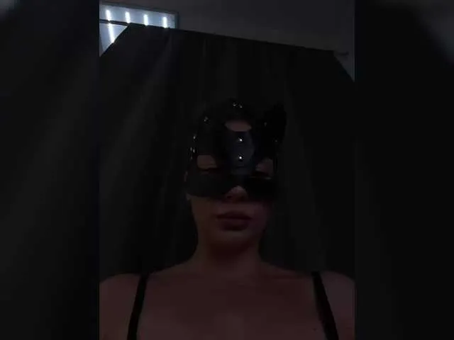MiaWhitePink_ – webcam model profile photo Image 4