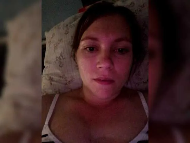 Lola32 – webcam model profile photo