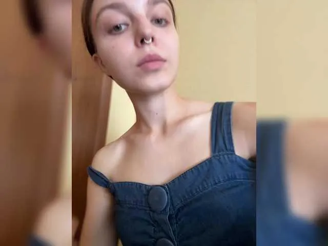 Rose_berry – webcam model profile photo Image 4