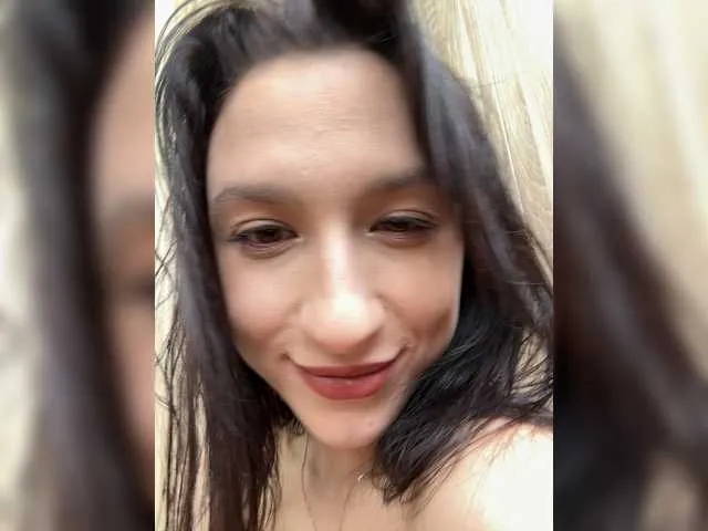 NatashaCeratti – webcam model profile photo Image 13
