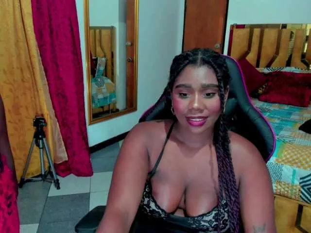 LinaTwins – webcam model profile photo Image 6
