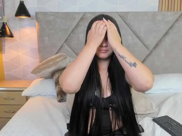 NatashaCeratti – webcam model profile photo Image 7
