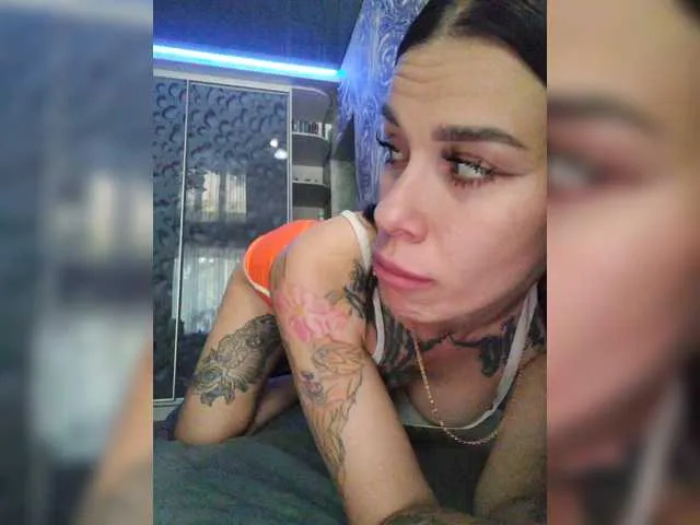 CrystalBarlow – webcam model profile photo Image 18